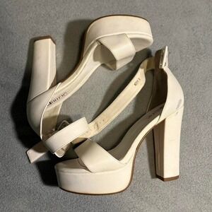 White faux leather platform courts‎
